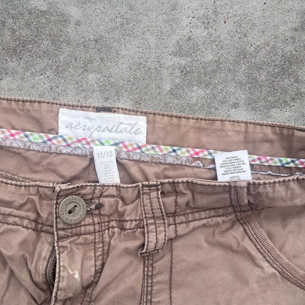 Vintage 2000s Aeropostale Brown Women's Cargo Shorts Gorpcore Size 11/12